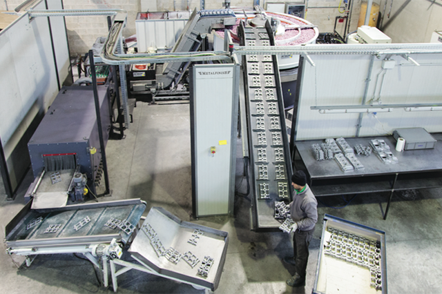 Processo di lavorazione per la burattatura dei metalli